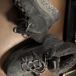 UGG Women's Terretrail Cozy Lace